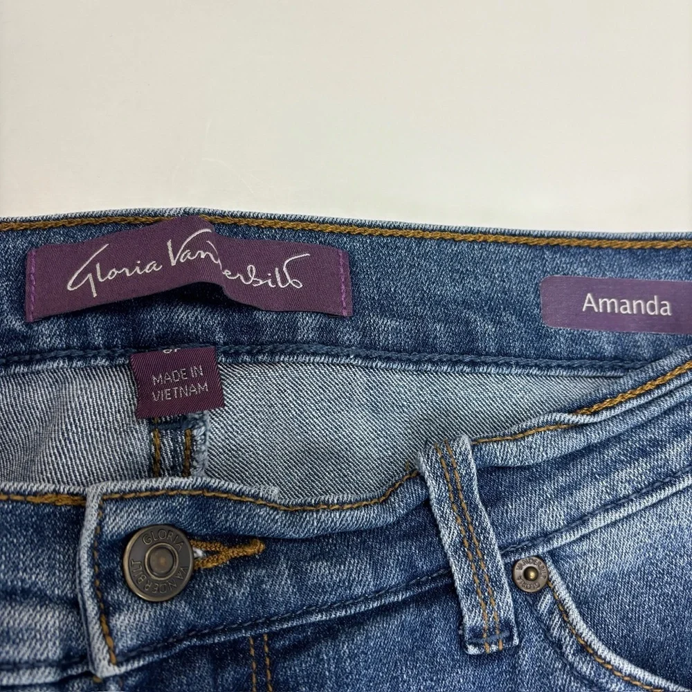 Gloria Vanderbilt Amanda Straight leg Women's size‎ 8P Medium Blue Denim Jeans